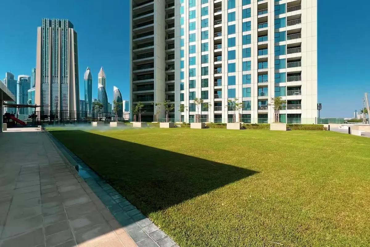 Vibrant Luxe Burj Khalifa Views-Dubai Mall Access By Maxx Value Homes Dubai
