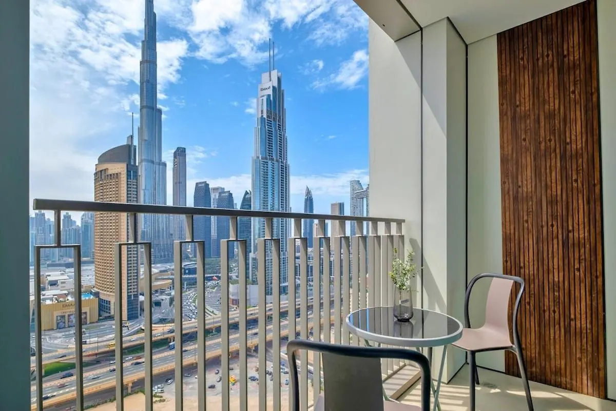 Vibrant Luxe Burj Khalifa Views-Dubai Mall Access By Maxx Value Homes