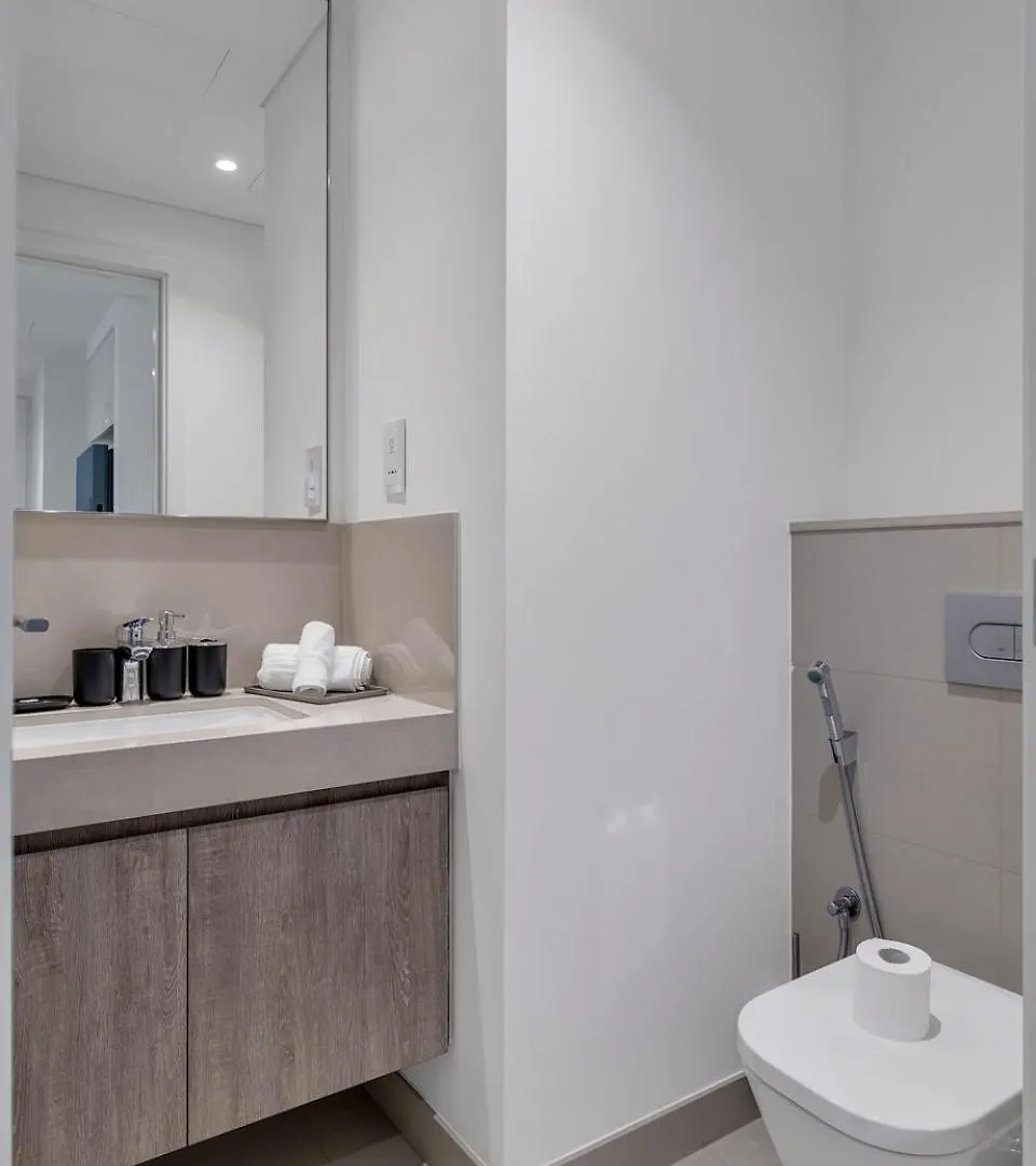 Vibrant Luxe Burj Khalifa Views-Dubai Mall Access By Maxx Value Homes 0*, 迪拜