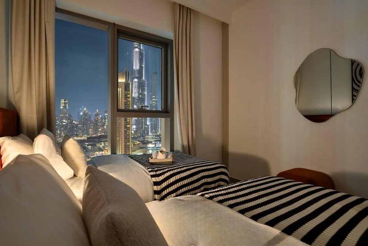 Vibrant Luxe Burj Khalifa Views-Dubai Mall Access By Maxx Value Homes 0*, 迪拜